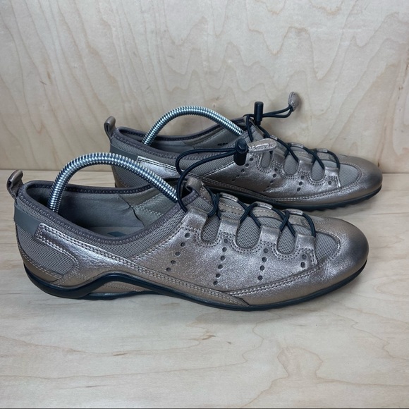 ecco vibration ii toggle sneaker